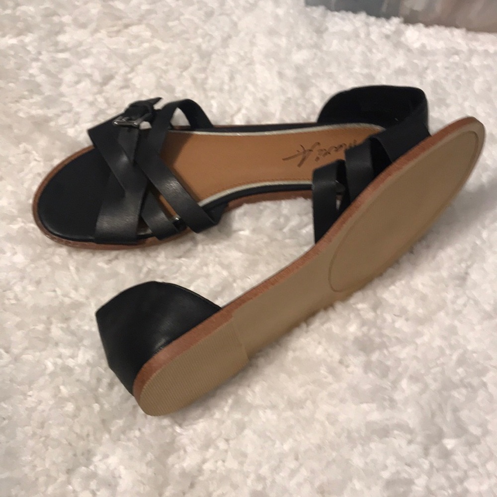 Mari A. Flats - Picture 5 of 5